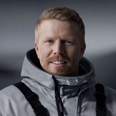 Aaron Burnett的照片