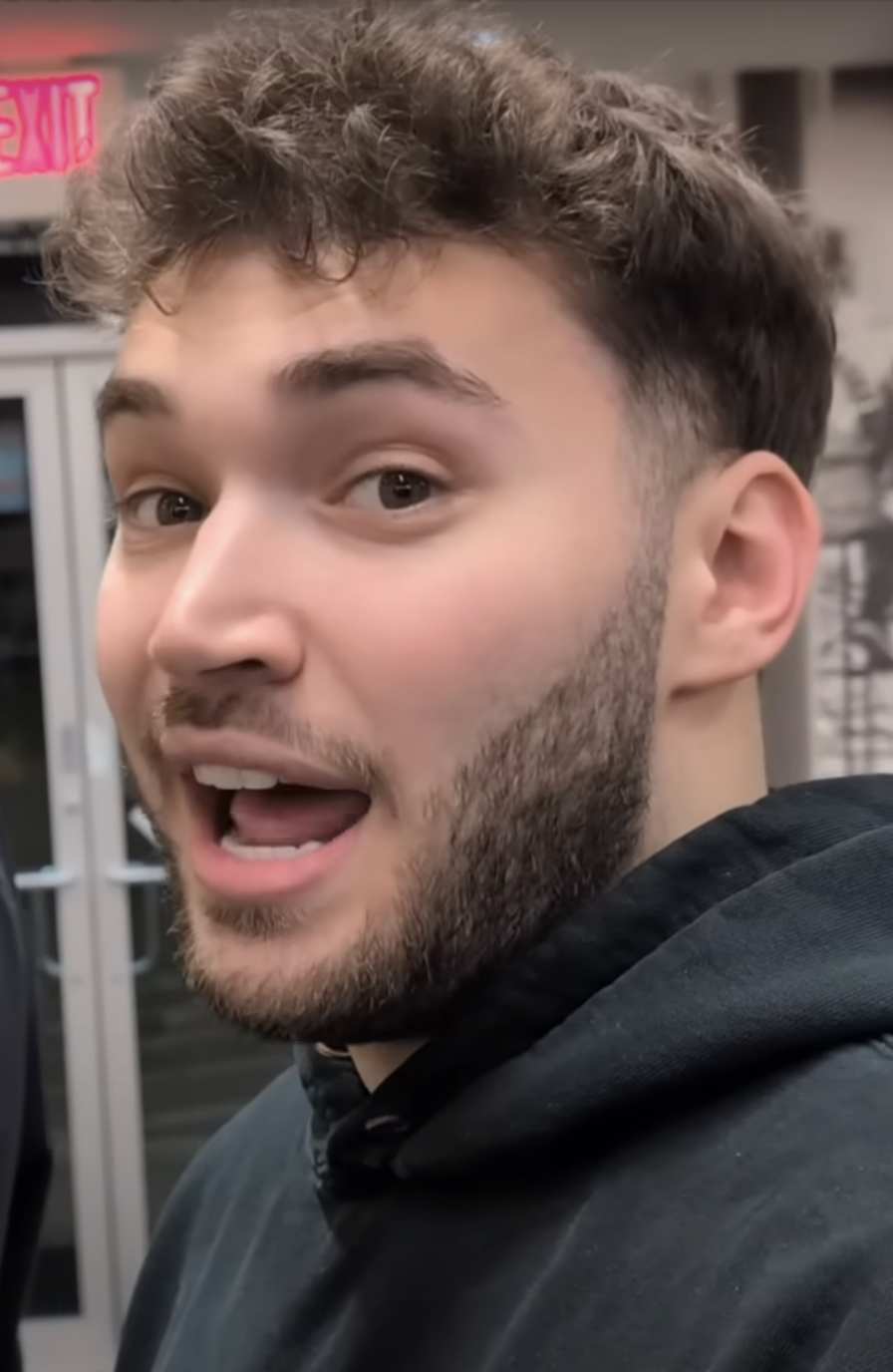 Adin Ross主图