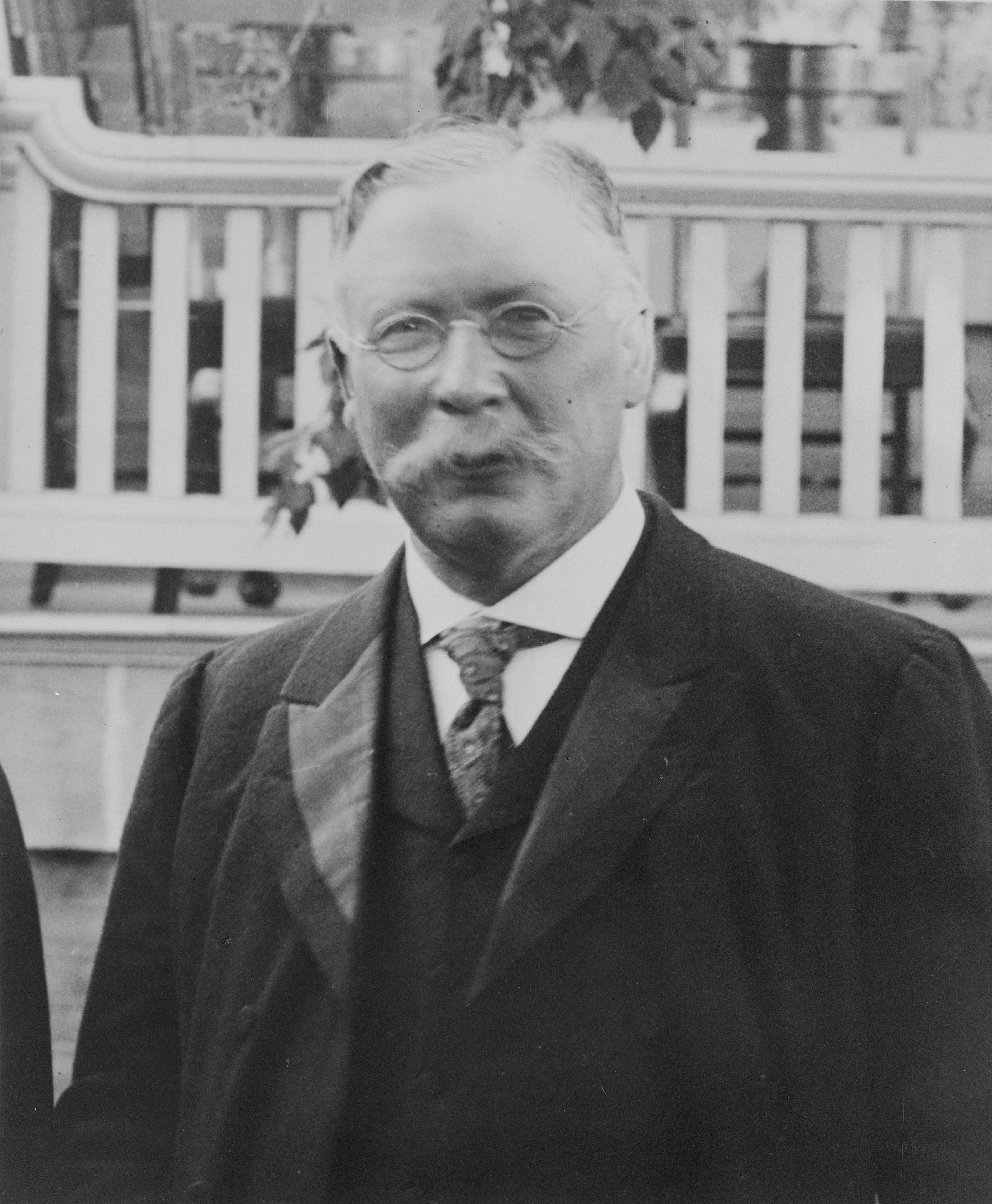 Alexander Cameron Rutherford主圖