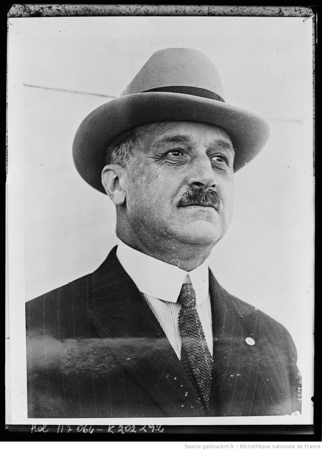 Amadeo Giannini主圖