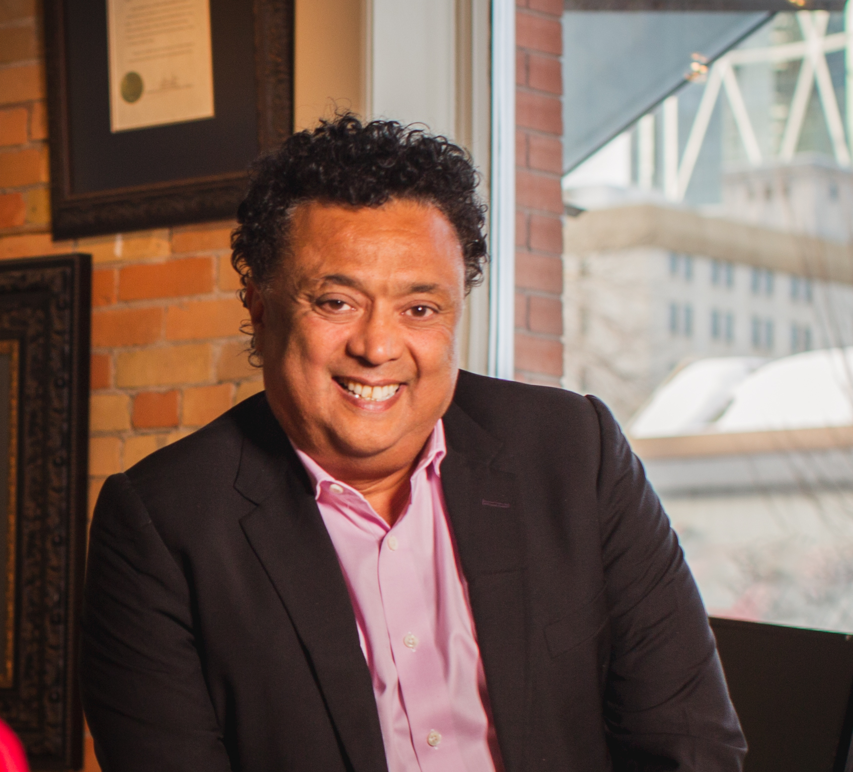 Bob Dhillon 本人照片