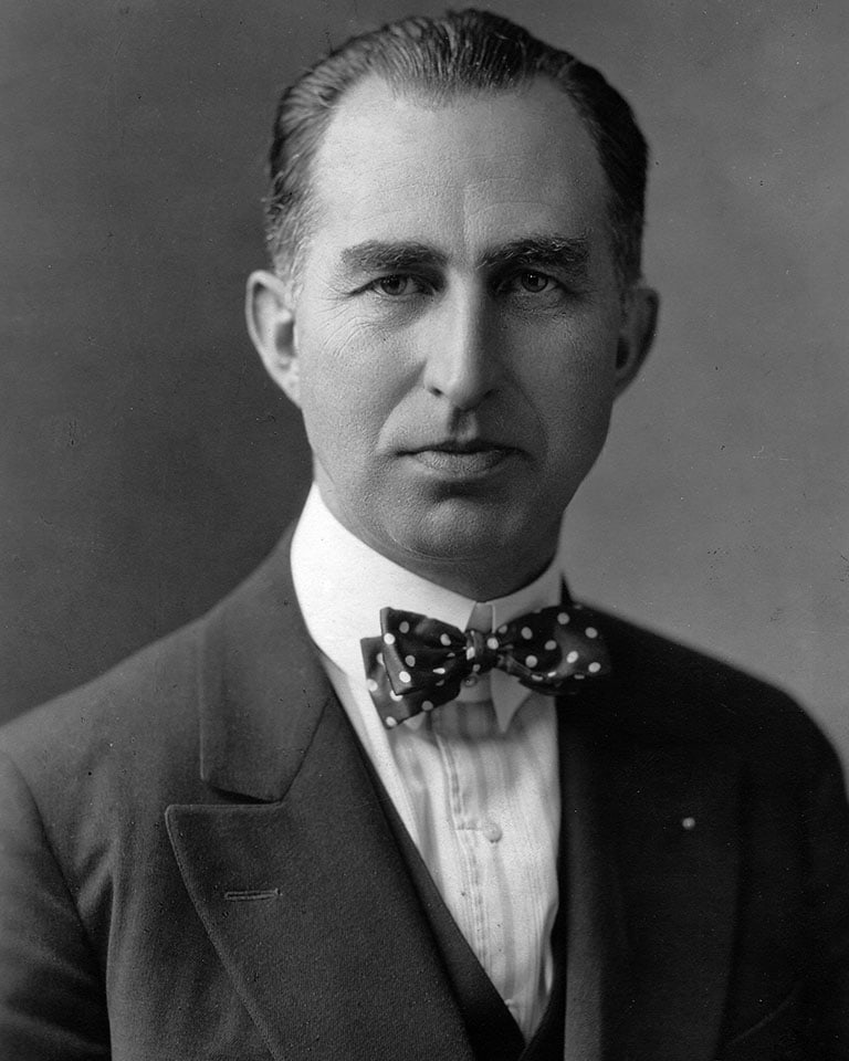 Charles Adams 本人照片