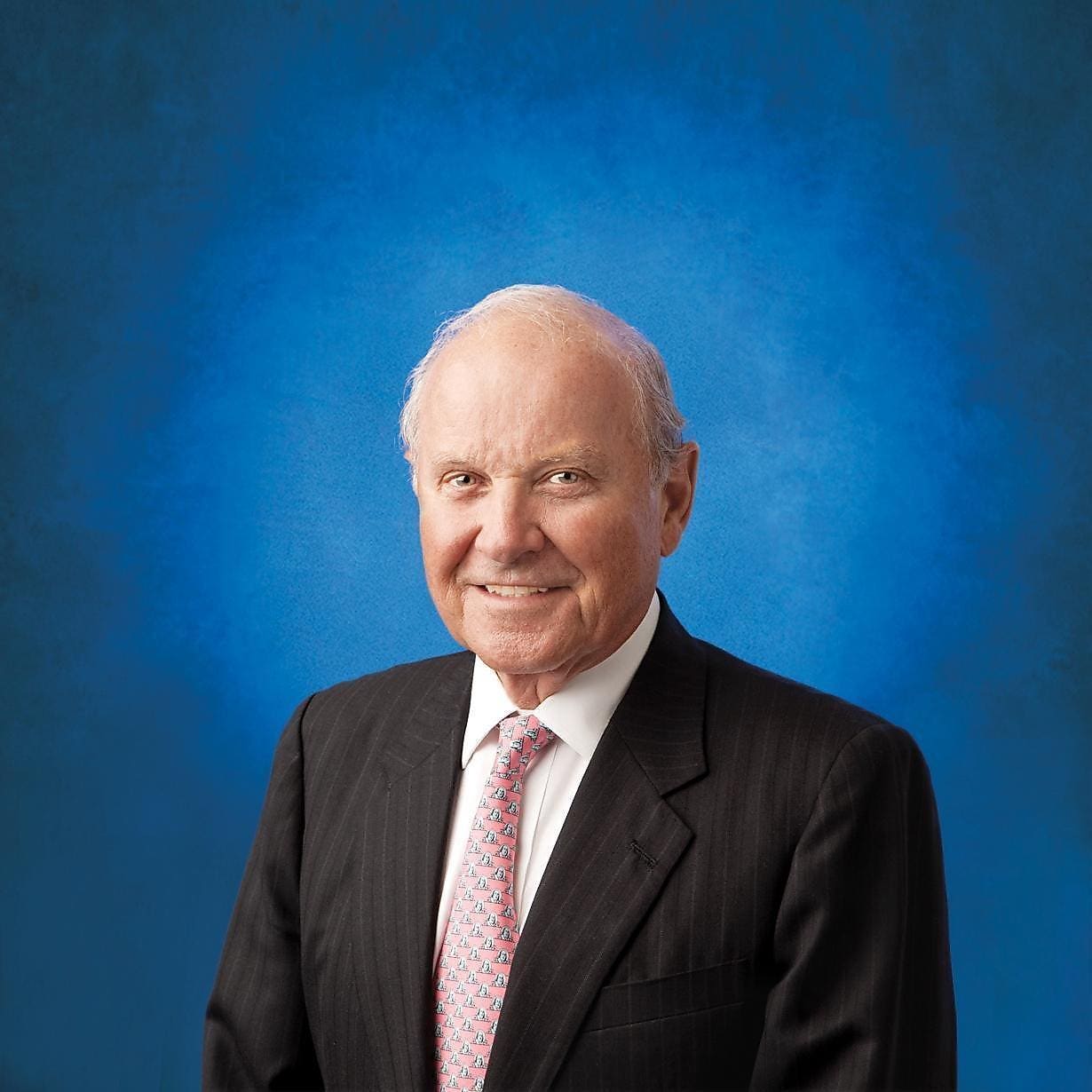 Charles B. Johnson 本人照片
