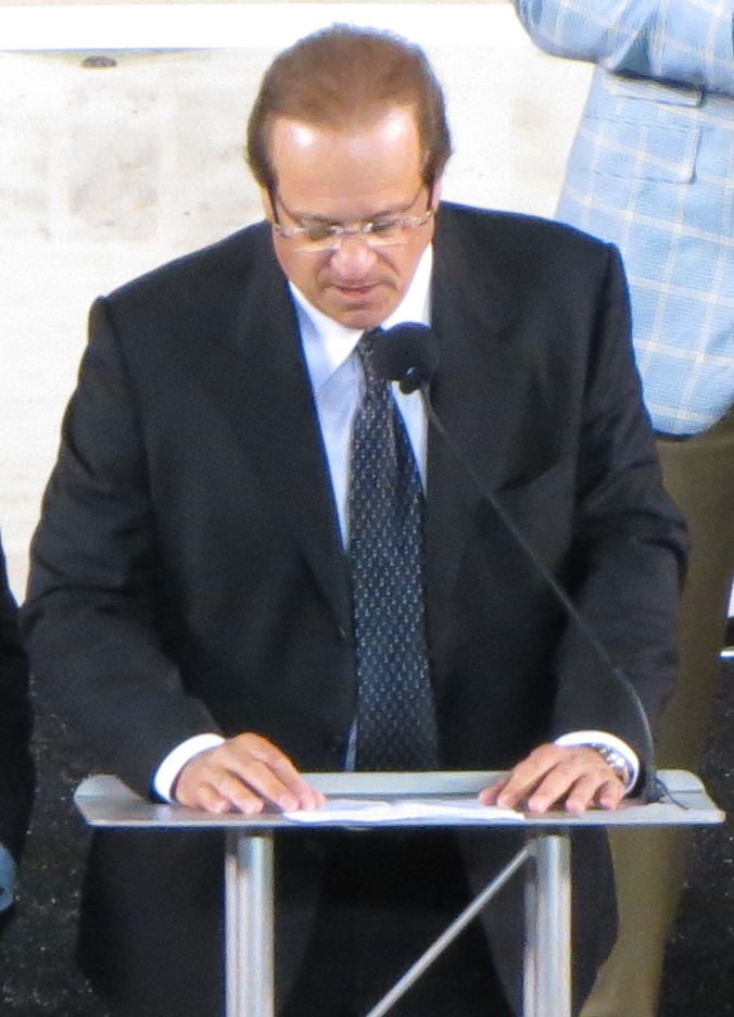 Dean Spanos 本人照片