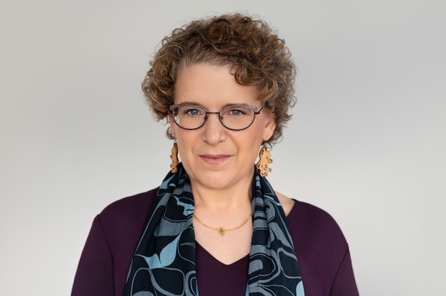 Emily Bender主圖