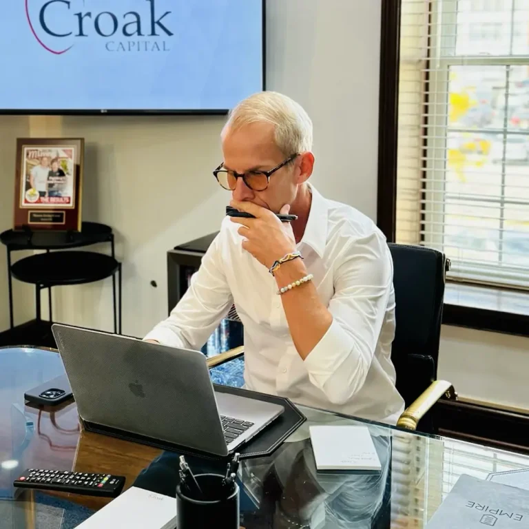 Robert Croak主图